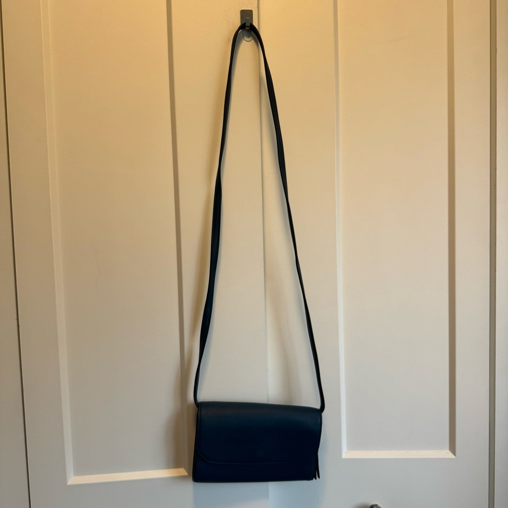 Simply Vera Vera Wang Dark Blue Crossbody Small Purse - Picture 12 of 12